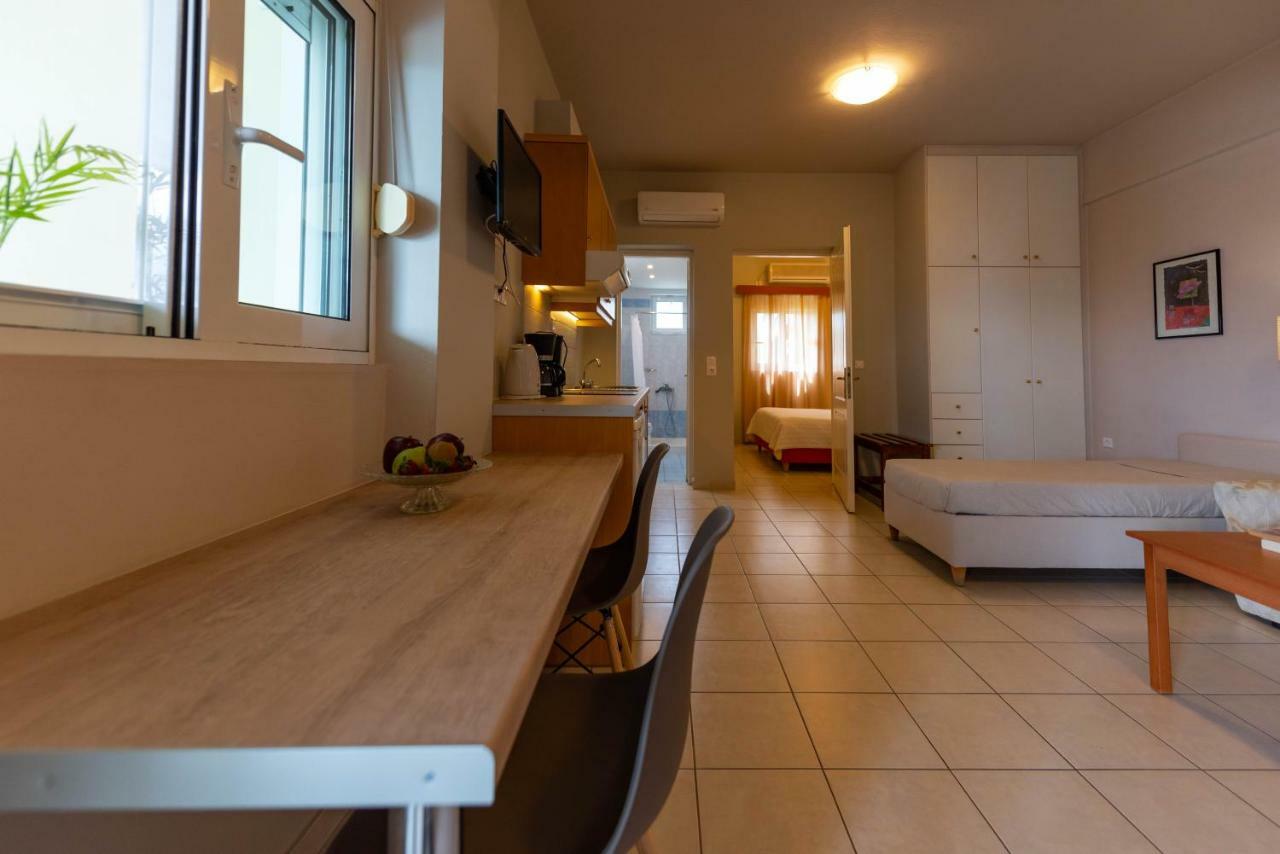 Theoxenia Hotel Apartments Chrani Luaran gambar